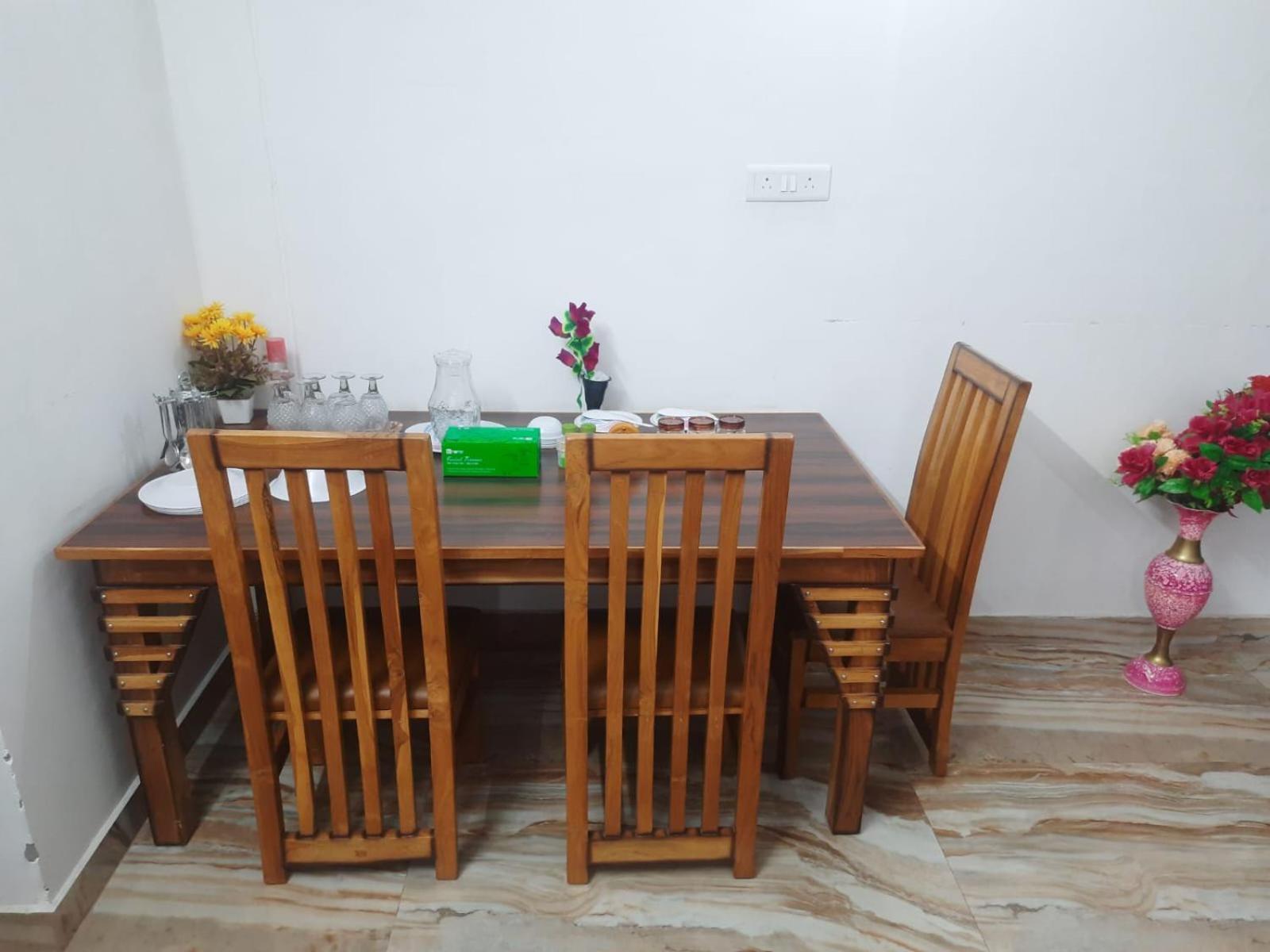 Apartment 1bhk Independent Flat At Location Hazratganj *