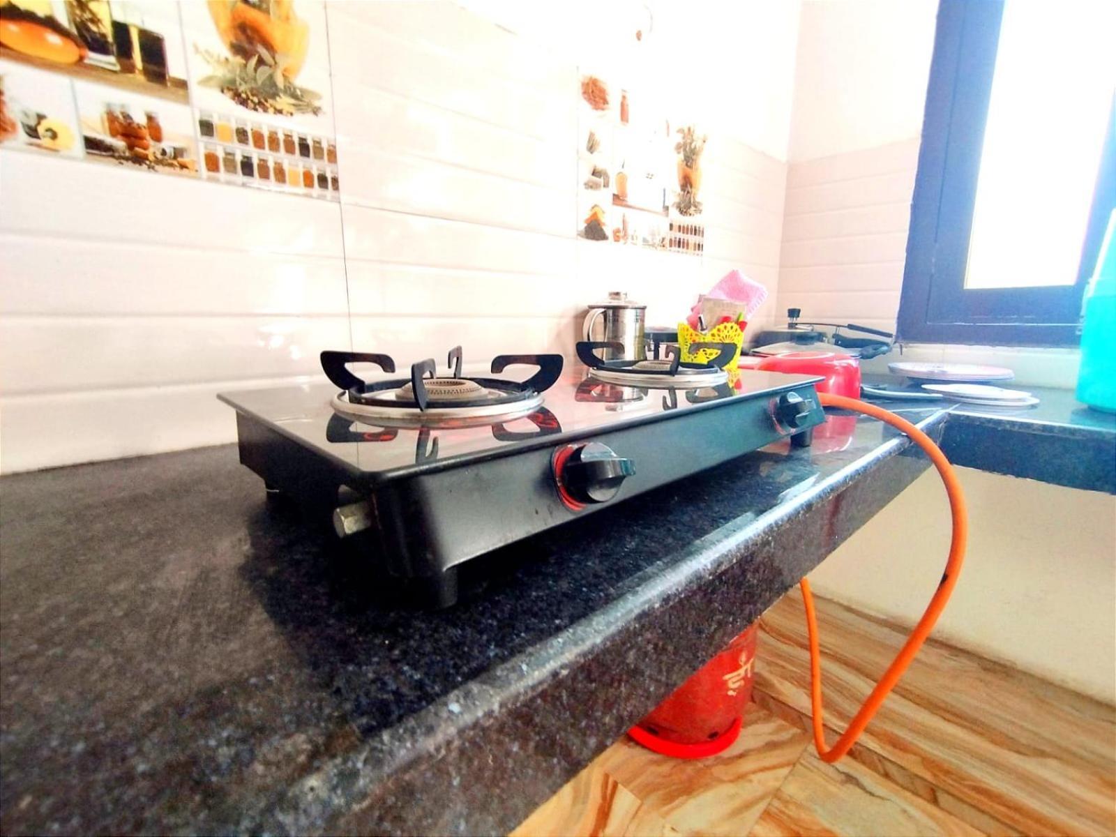 1bhk Independent Flat At Location Hazratganj *