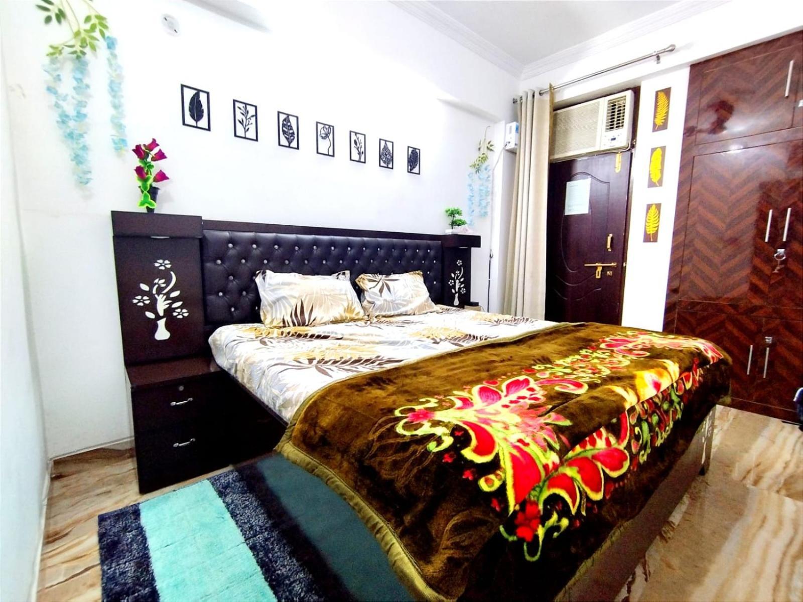 Apartment 1bhk Independent Flat At Location Hazratganj *